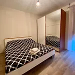 Apartman With Balcony And Free Parking Zadar