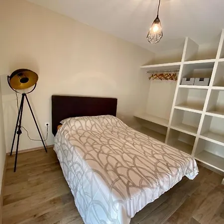 Apartamento With Balcony And Free Parking *