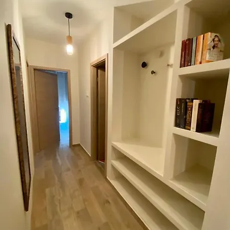 With Balcony And Free Parking * ザダル