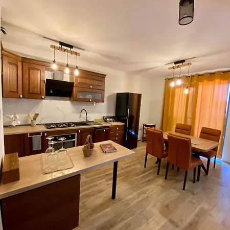 With Balcony And Free Parking Apartament *